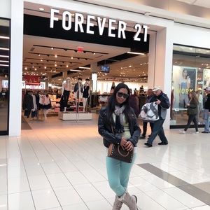 Meet your Posher, Jean